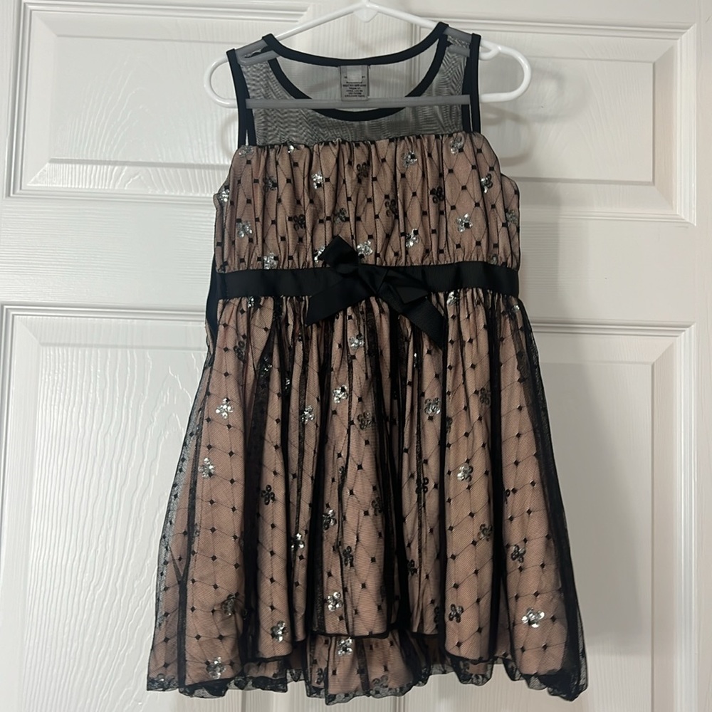 Girls dress size XS - Picture 2 of 3